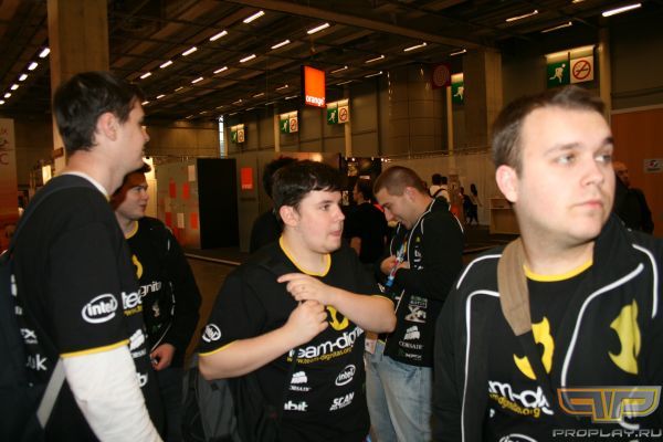 Team-Dignitas    