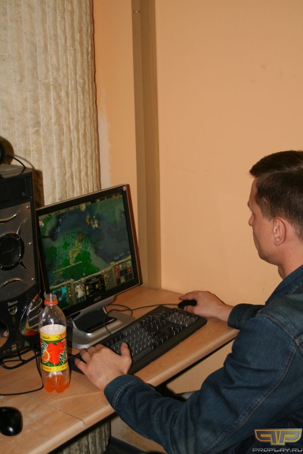 DotA player